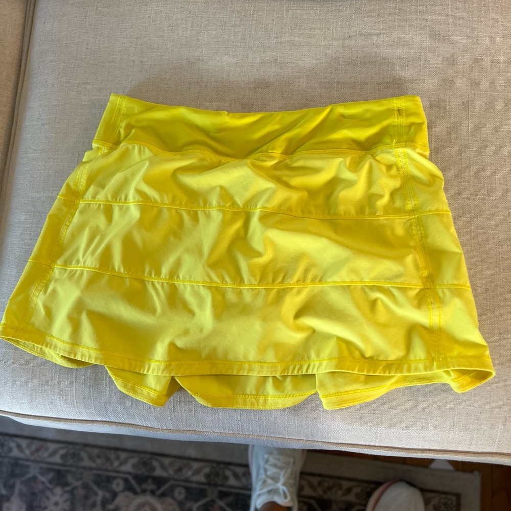 Lululemon yellow skort - back pocket , excellent condition - Picture 2 of 2